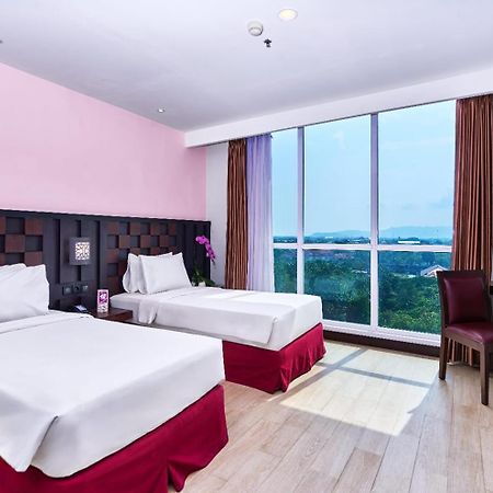 แกรนด์ ออร์คิด โฮเต็ล ย้อกยาการ์ต้า Hotel Maguwo ภายนอก รูปภาพ