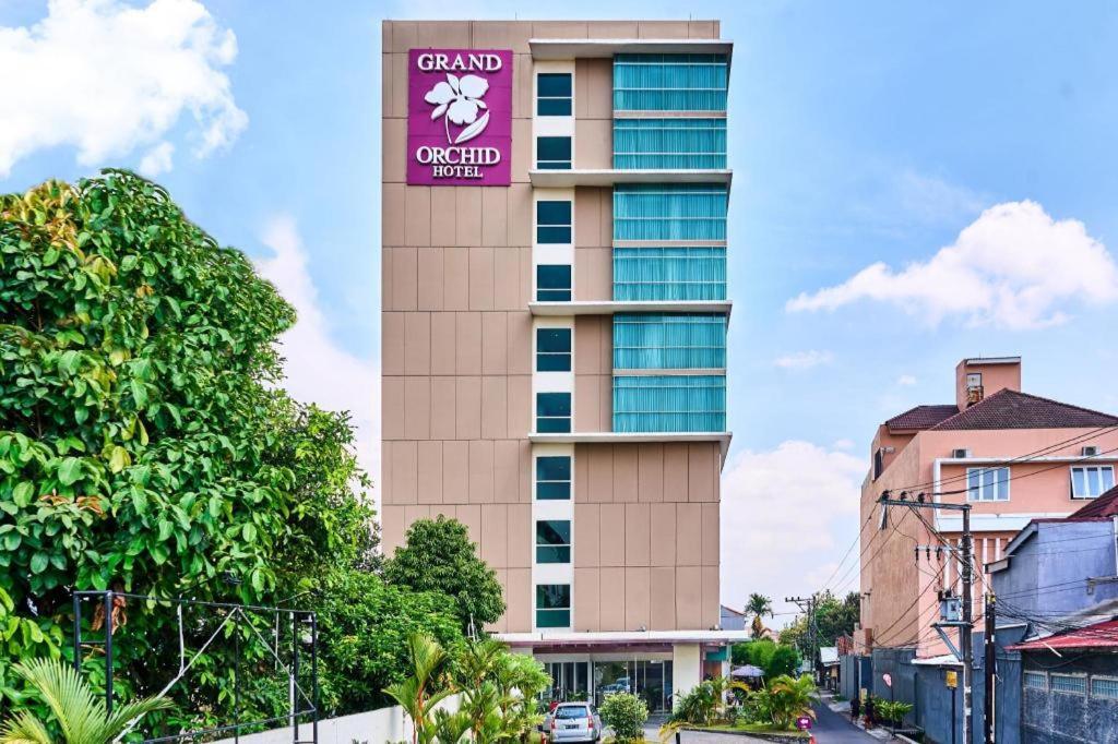 แกรนด์ ออร์คิด โฮเต็ล ย้อกยาการ์ต้า Hotel Maguwo ภายนอก รูปภาพ